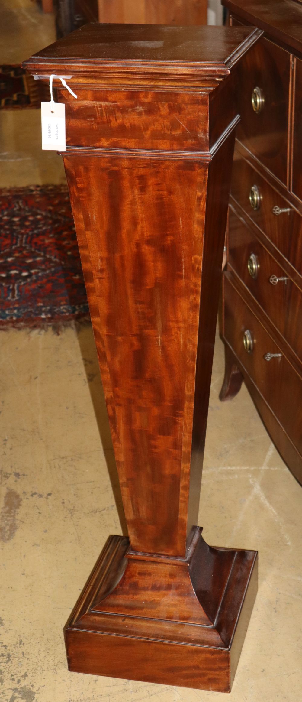 An Edwardian mahogany pedestal, W.30cm, H.112cm